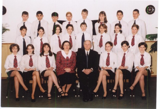 2004. 8.c