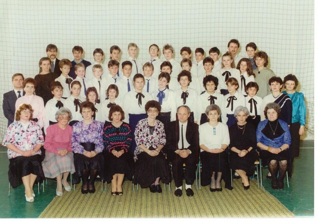 1990. 8.b