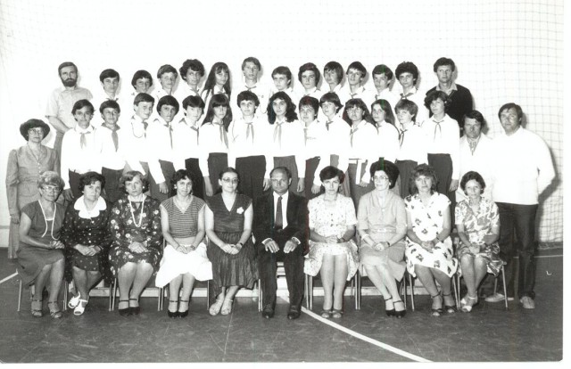 1983. 8.c