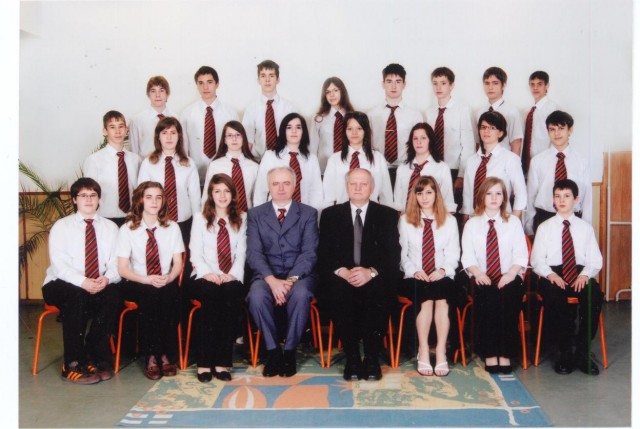 2007. 8.b