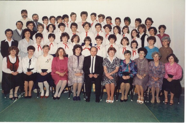 1987. 8.b