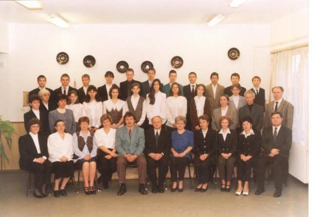 1999. 8.a