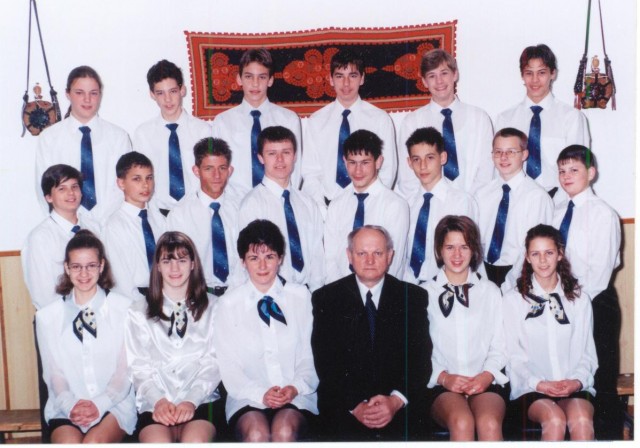 2001. 8.a