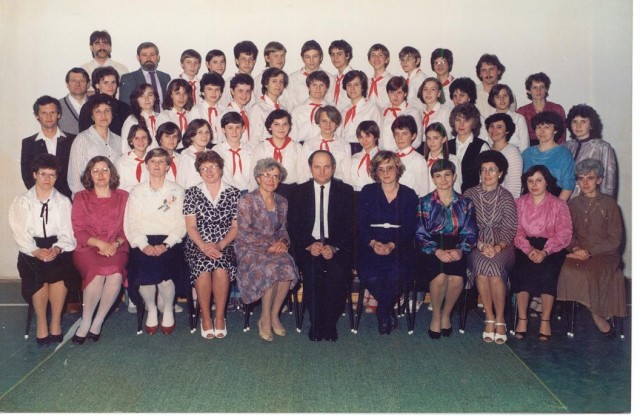 1987. 8.c