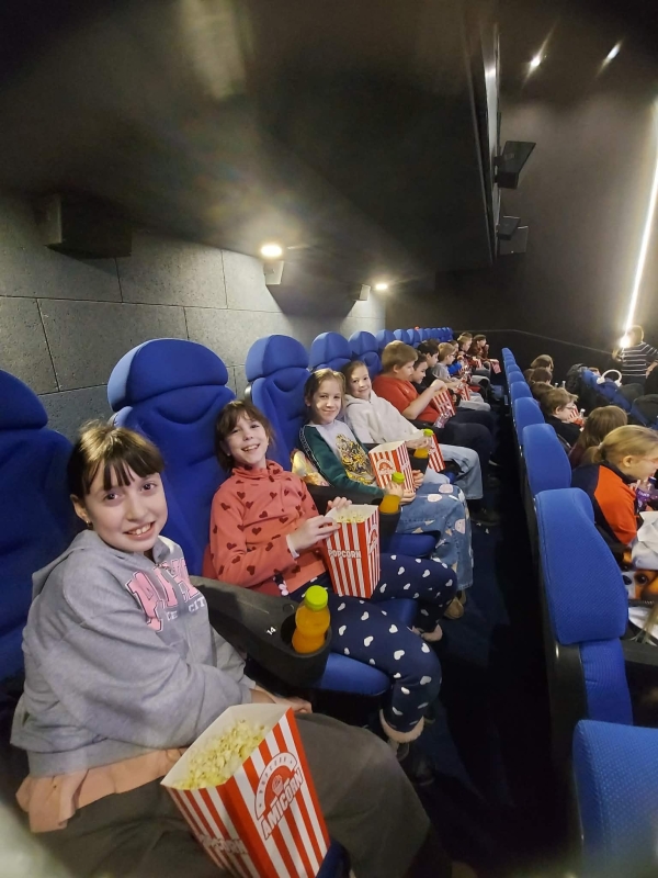 Kincskereső Alapítvány támogatásával mozifilm az alsó tagozatos diákoknak
